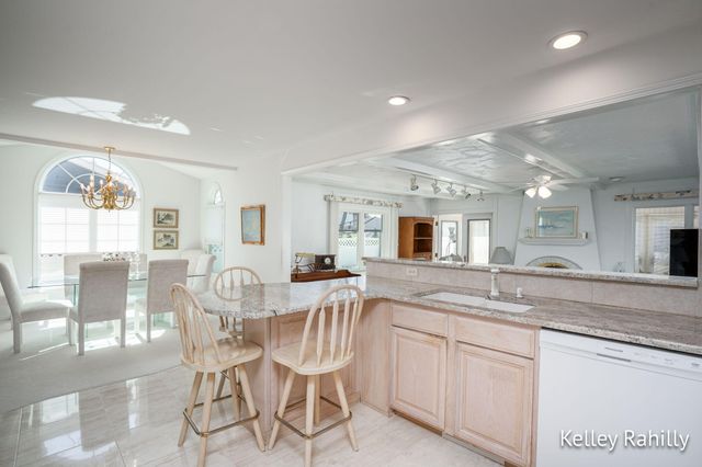 1761 Edgewood Avenue SE, Grand Rapids, MI 49506