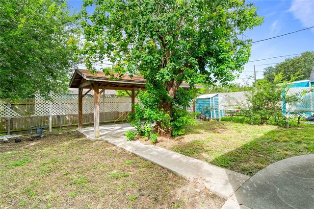 2133 Harvard St, Corpus Christi, TX 78416