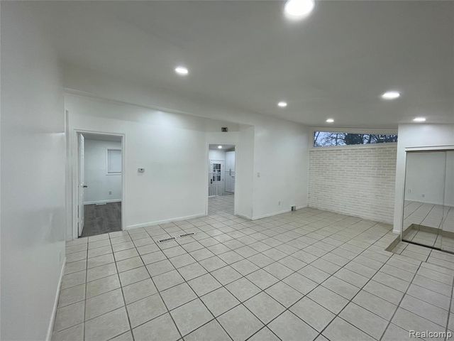 5265 Streefkerk Drive, Warren, MI 48092