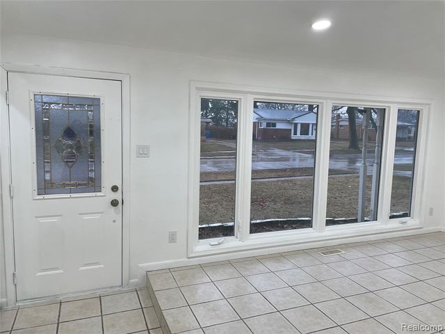 5265 Streefkerk Drive, Warren, MI 48092