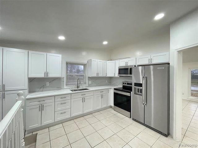 5265 Streefkerk Drive, Warren, MI 48092