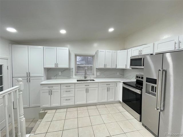 5265 Streefkerk Drive, Warren, MI 48092