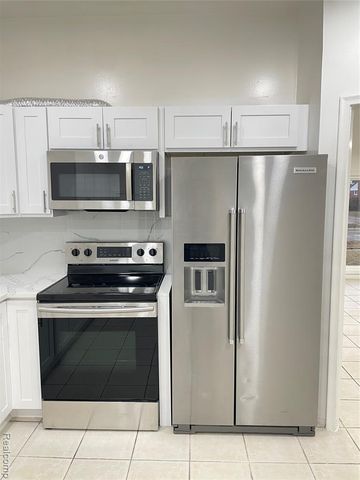 5265 Streefkerk Drive, Warren, MI 48092