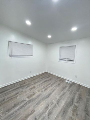 5265 Streefkerk Drive, Warren, MI 48092