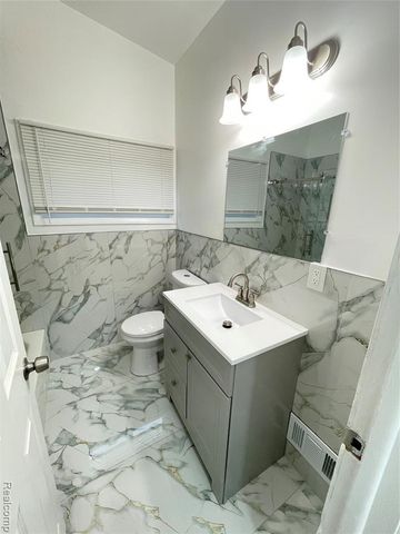 5265 Streefkerk Drive, Warren, MI 48092