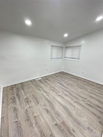 5265 Streefkerk Drive, Warren, MI 48092