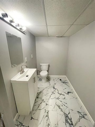 5265 Streefkerk Drive, Warren, MI 48092