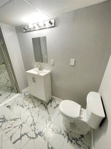 5265 Streefkerk Drive, Warren, MI 48092