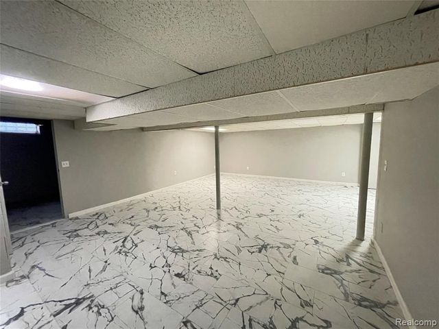 5265 Streefkerk Drive, Warren, MI 48092