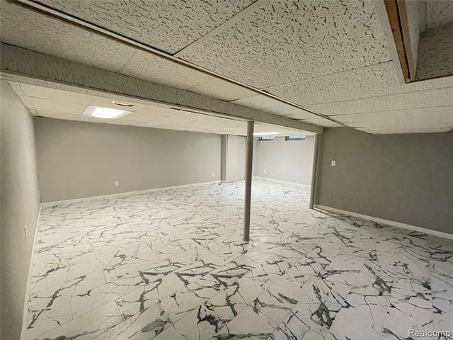 5265 Streefkerk Drive, Warren, MI 48092