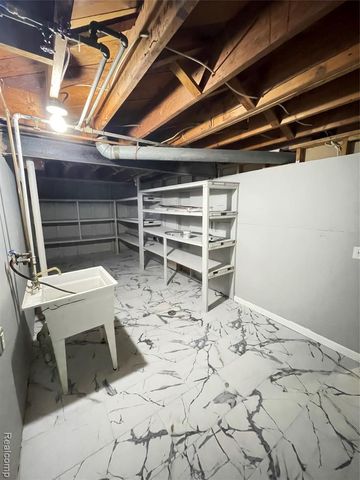 5265 Streefkerk Drive, Warren, MI 48092