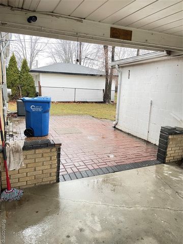 5265 Streefkerk Drive, Warren, MI 48092