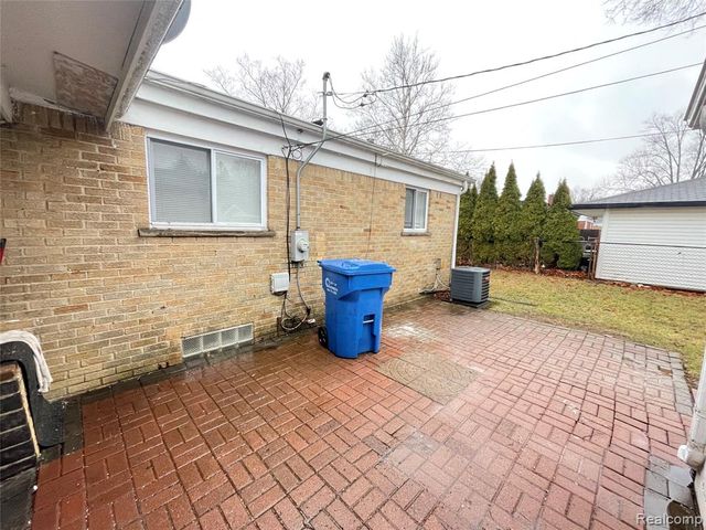 5265 Streefkerk Drive, Warren, MI 48092