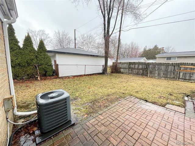 5265 Streefkerk Drive, Warren, MI 48092