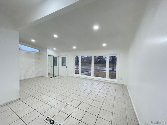 5265 Streefkerk Drive, Warren, MI 48092