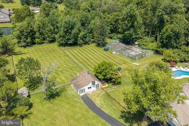 12 CHOWNING DR, Malvern, PA 19355