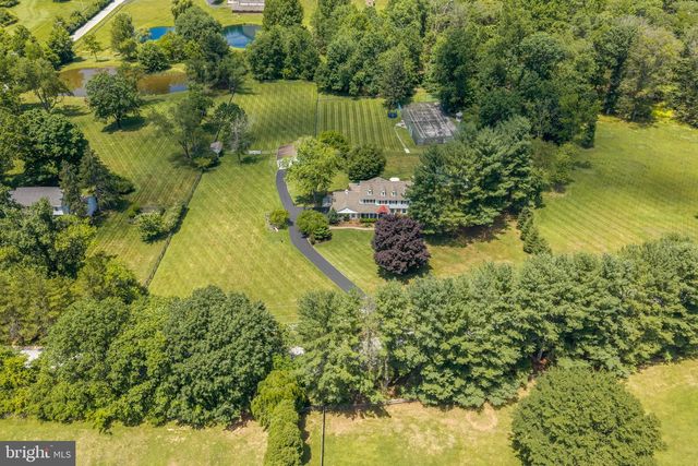 12 CHOWNING DR, Malvern, PA 19355