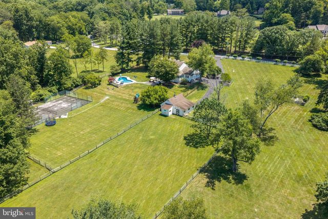 12 CHOWNING DR, Malvern, PA 19355