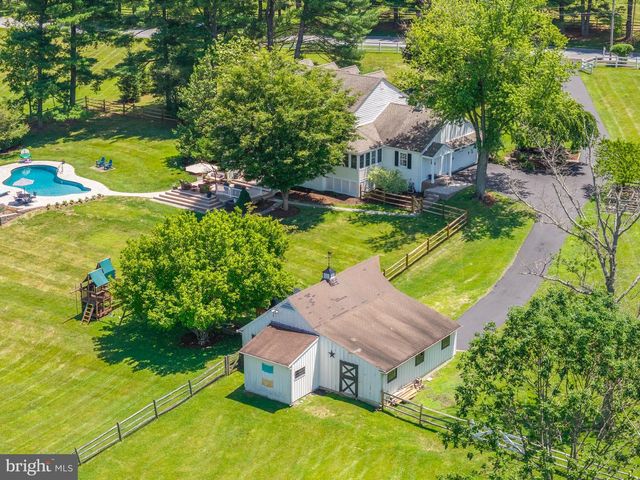 12 CHOWNING DR, Malvern, PA 19355
