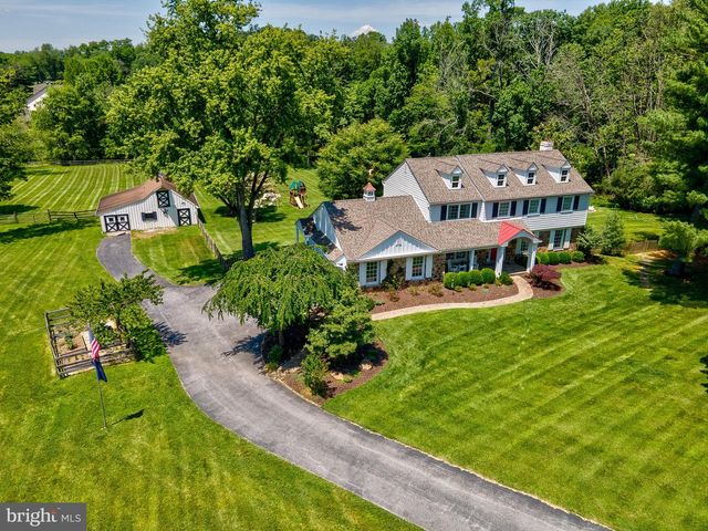 12 CHOWNING DR, Malvern, PA 19355