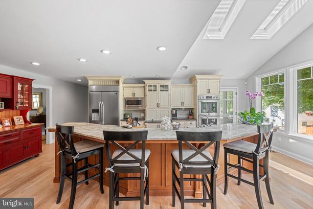 12 CHOWNING DR, Malvern, PA 19355