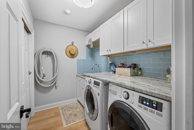 12 CHOWNING DR, Malvern, PA 19355