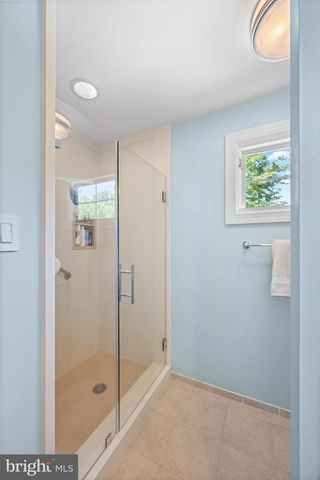 12 CHOWNING DR, Malvern, PA 19355
