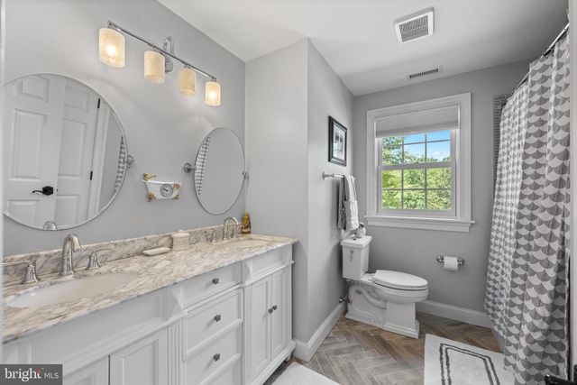 12 CHOWNING DR, Malvern, PA 19355