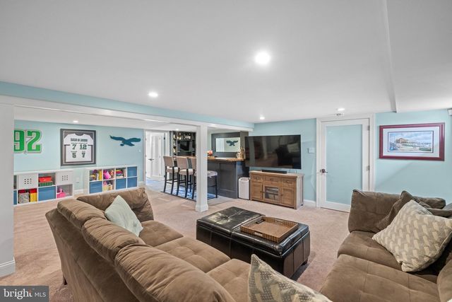 12 CHOWNING DR, Malvern, PA 19355