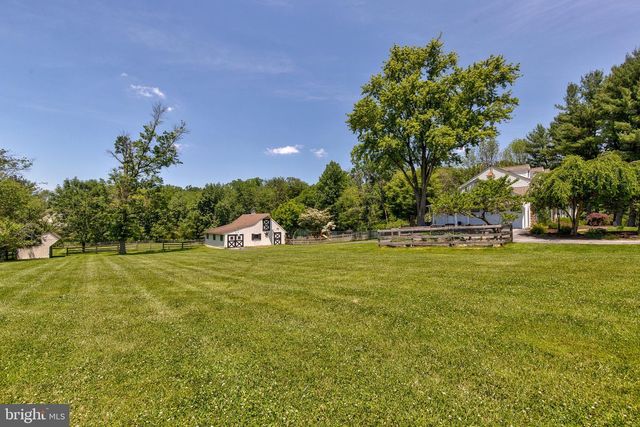 12 CHOWNING DR, Malvern, PA 19355