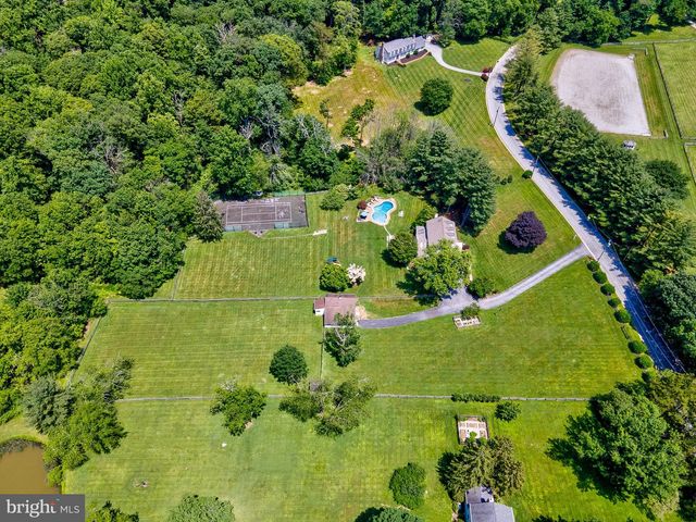 12 CHOWNING DR, Malvern, PA 19355