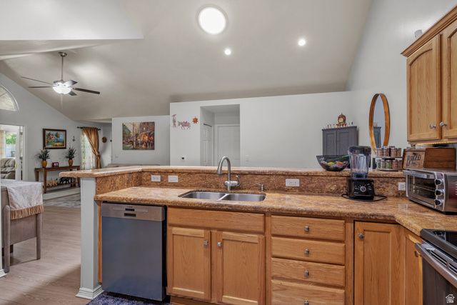 2101 W ABBEY VIEW RD, West Jordan, UT 84088
