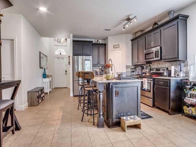 437 Cameron Hill Point, Fort Worth, TX 76134