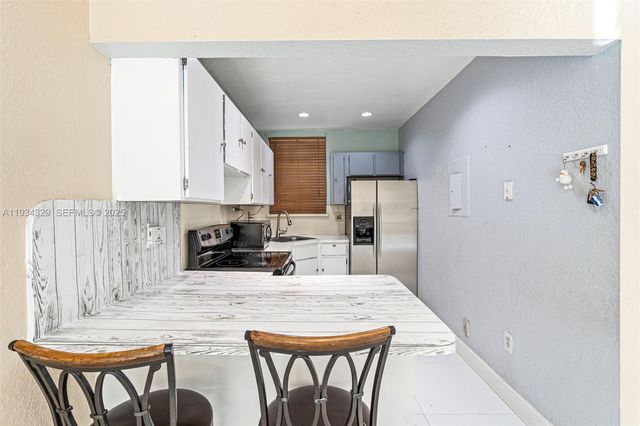 5888 W 25th Ct 5, Hialeah, FL 33016