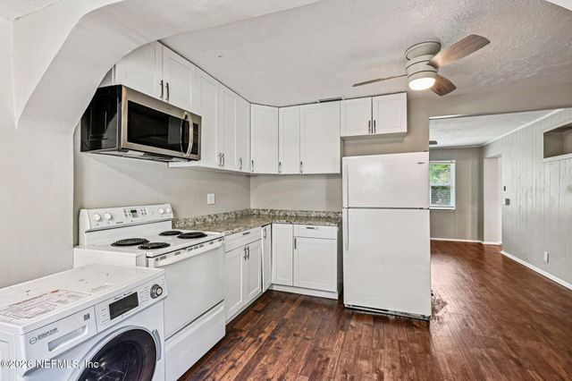 5609 EARTHA Drive, Jacksonville, FL 32209