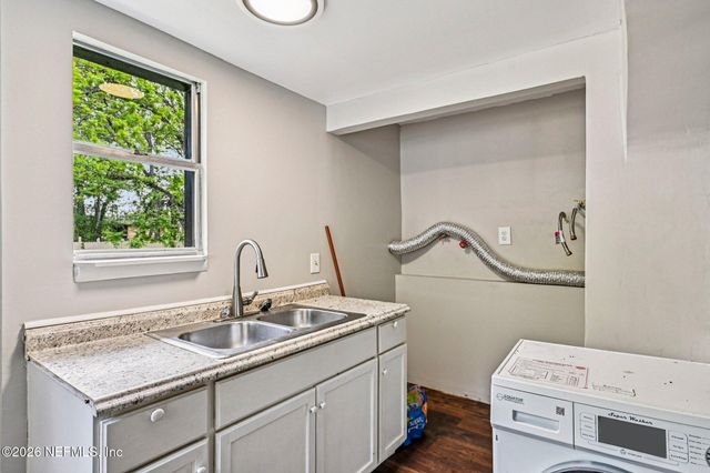 5609 EARTHA Drive, Jacksonville, FL 32209