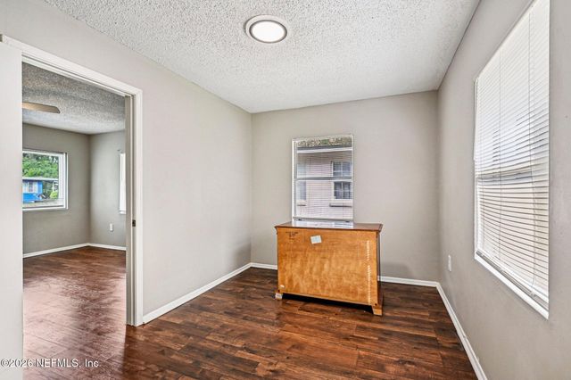 5609 EARTHA Drive, Jacksonville, FL 32209