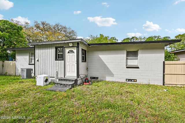 5609 EARTHA Drive, Jacksonville, FL 32209