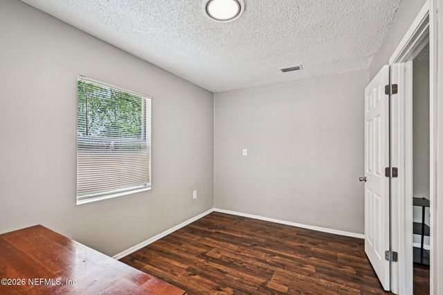 5609 EARTHA Drive, Jacksonville, FL 32209