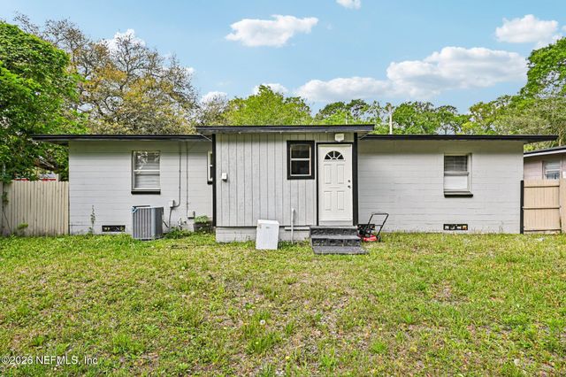 5609 EARTHA Drive, Jacksonville, FL 32209