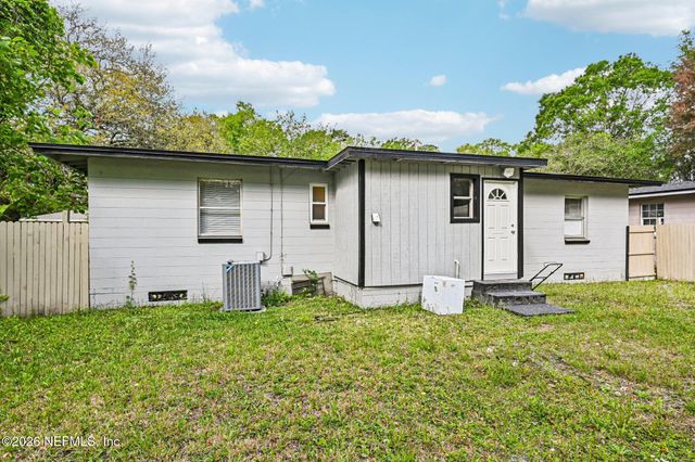 5609 EARTHA Drive, Jacksonville, FL 32209