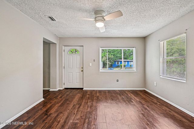 5609 EARTHA Drive, Jacksonville, FL 32209