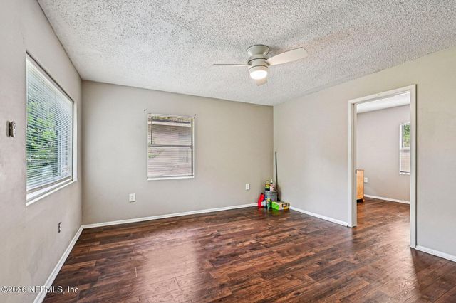 5609 EARTHA Drive, Jacksonville, FL 32209