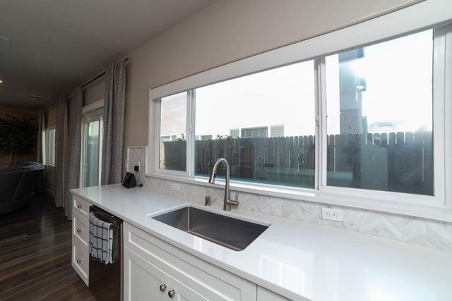 6026 E Fedora Avenue, Fresno, CA 93727