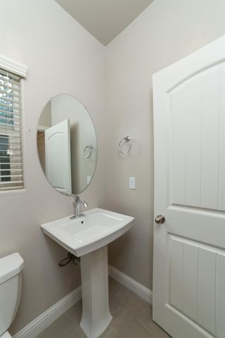 6026 E Fedora Avenue, Fresno, CA 93727