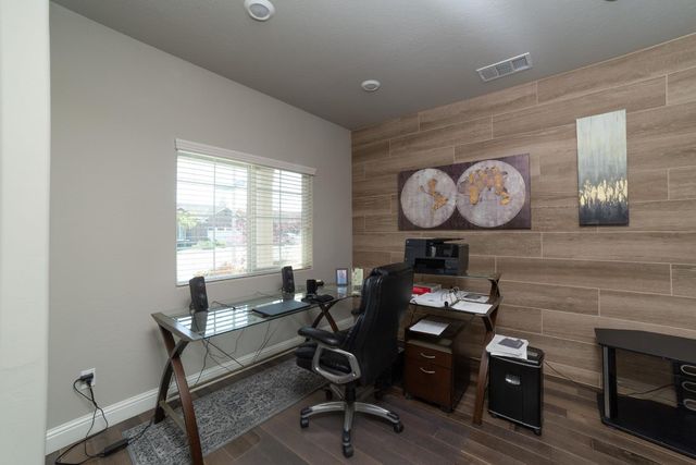 6026 E Fedora Avenue, Fresno, CA 93727