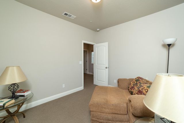 6026 E Fedora Avenue, Fresno, CA 93727