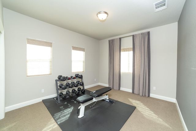 6026 E Fedora Avenue, Fresno, CA 93727