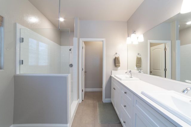 6026 E Fedora Avenue, Fresno, CA 93727