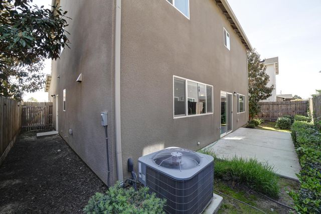 6026 E Fedora Avenue, Fresno, CA 93727